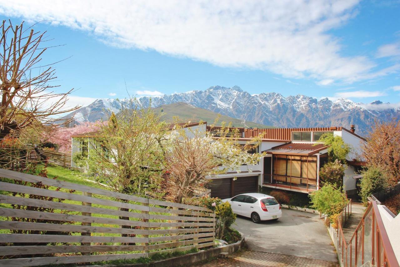 Earnslaw Villa With Lake View Queenstown Bagian luar foto