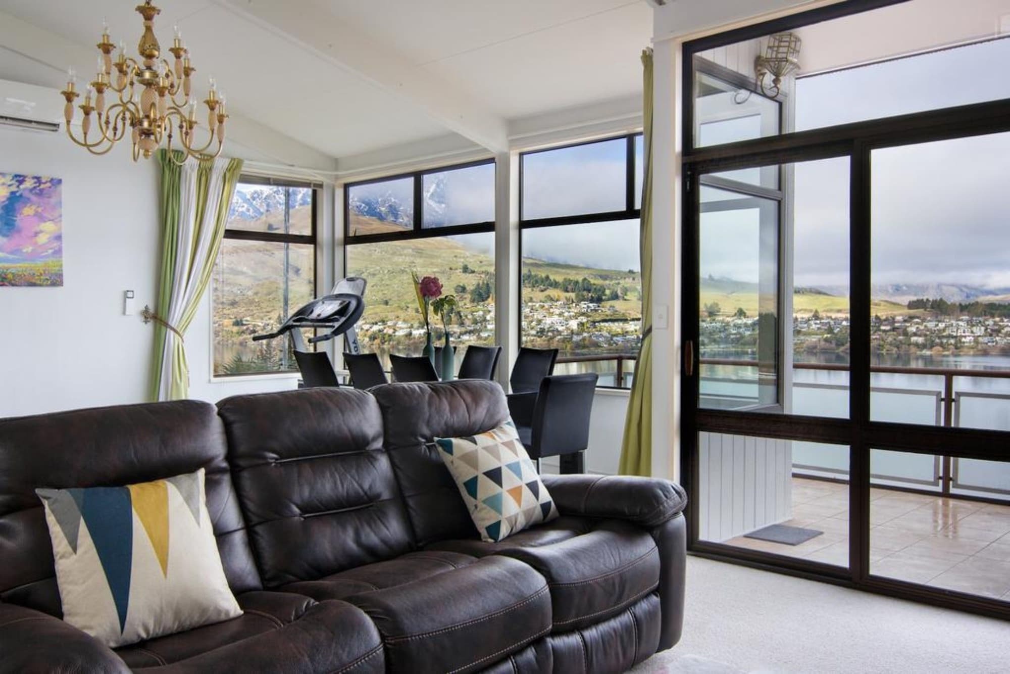 Earnslaw Villa With Lake View Queenstown Bagian luar foto